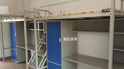 学生公寓床上床下桌摆放